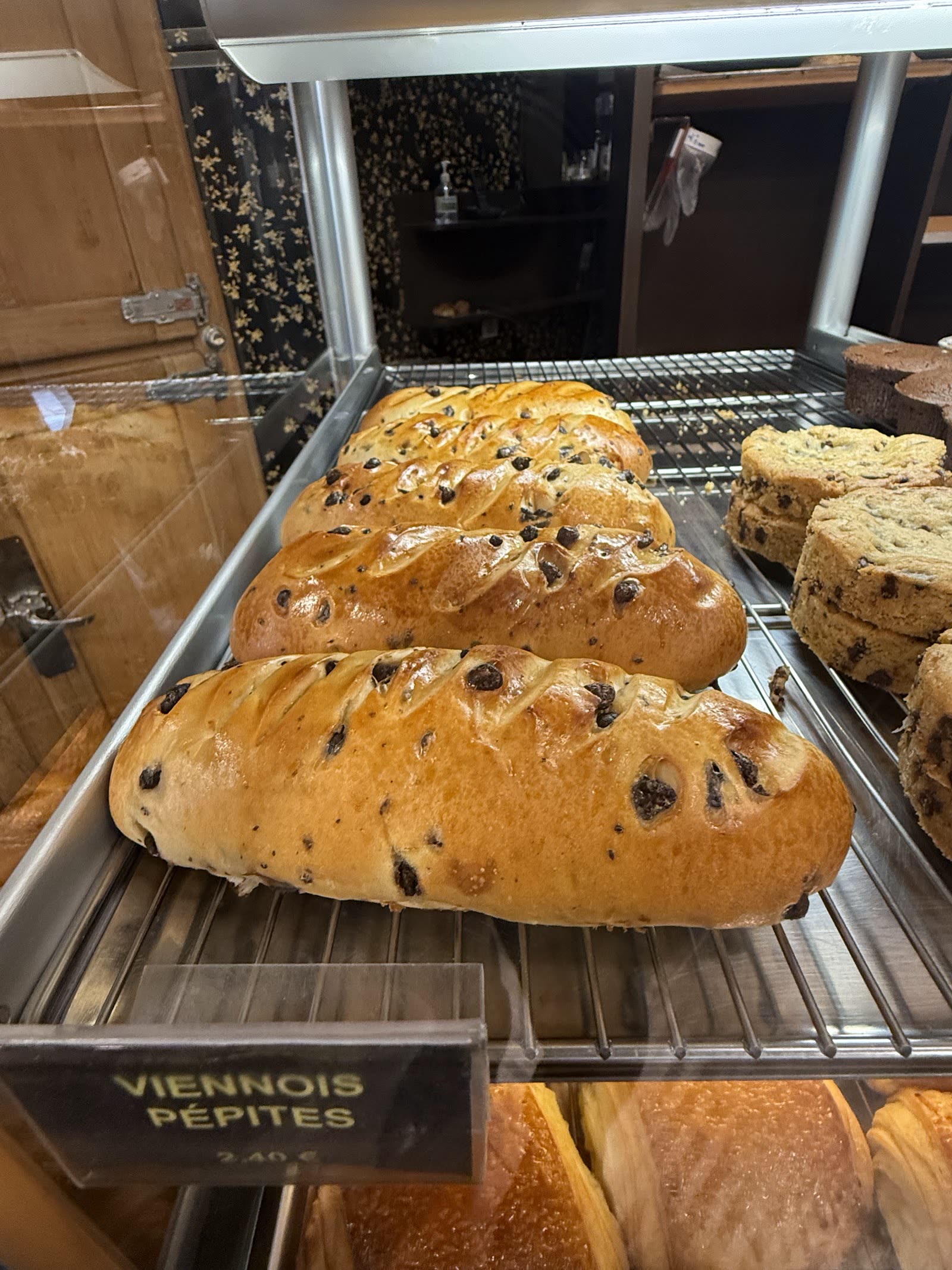 Pains et viennoiseries fraîchement sortis du four